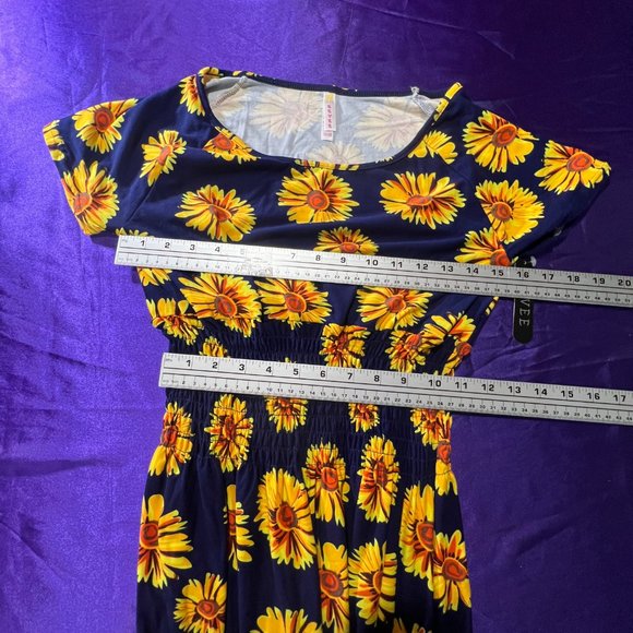 NEW 📌EEVEE Buttery Smooth Short Sleeve Summer Daisy Maxi Dress - Picture 8 of 16